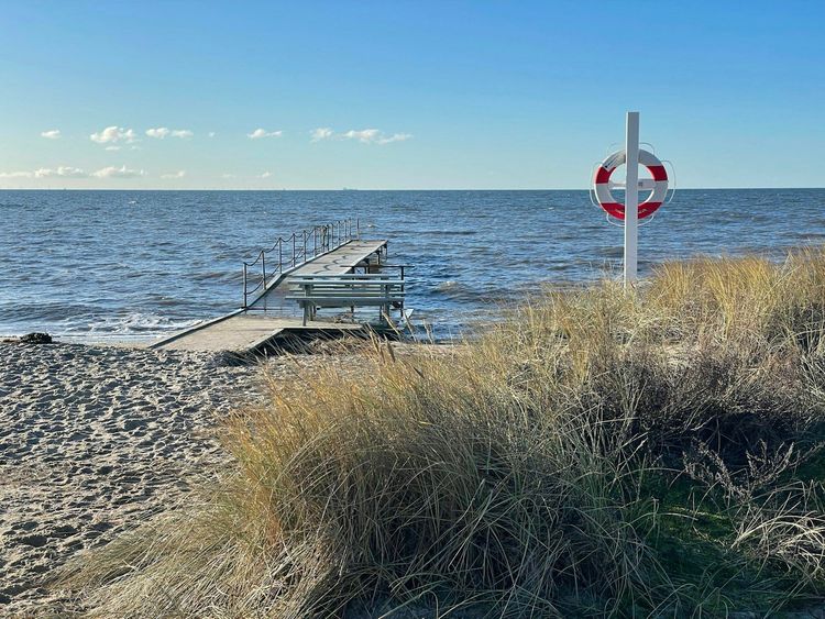 Bank am Strand